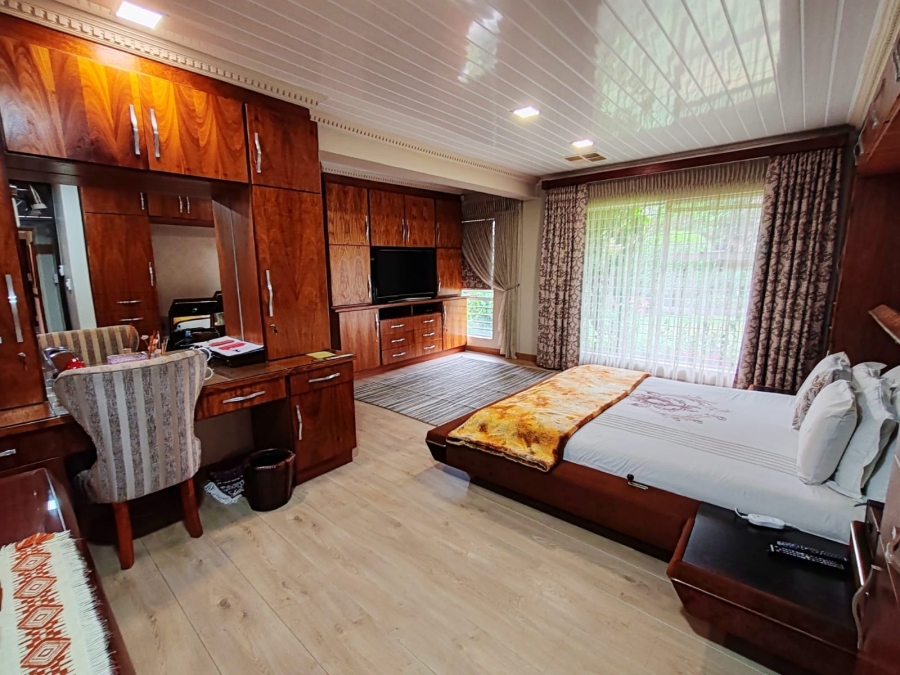 4 Bedroom Property for Sale in Van Der Hoff Park North West